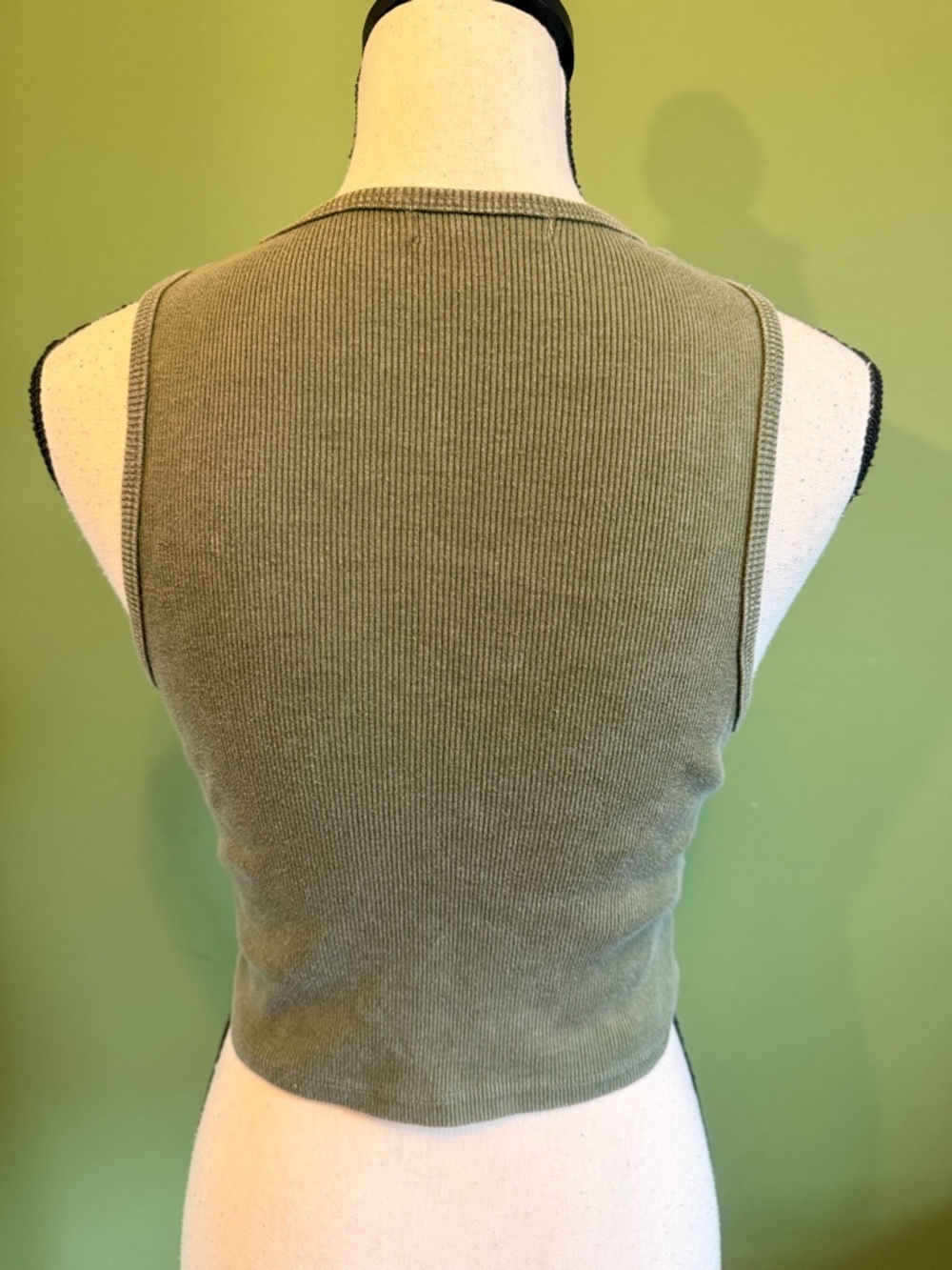PLAYBOY Olive Ribbed Logo Crop Tank - Picture 4 of 5